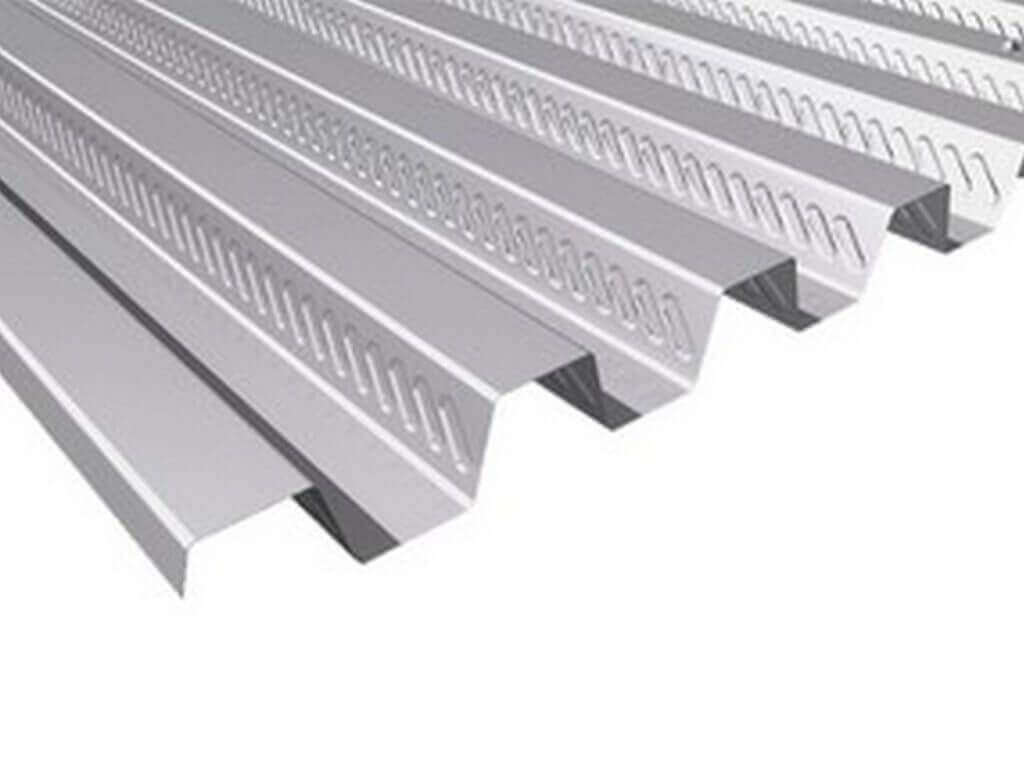 Produits métallurgiques : plancher collaborant pour création étage bâtiment industriel